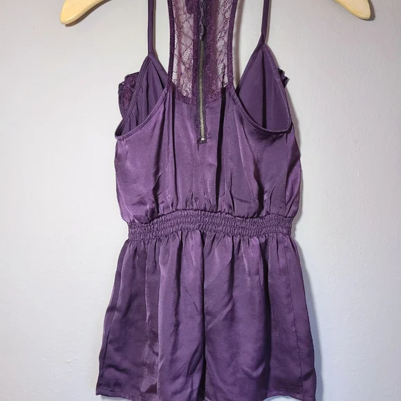 Guess Purple Lace Ruffle Tank with Zipper on back - Picture 5 of 8